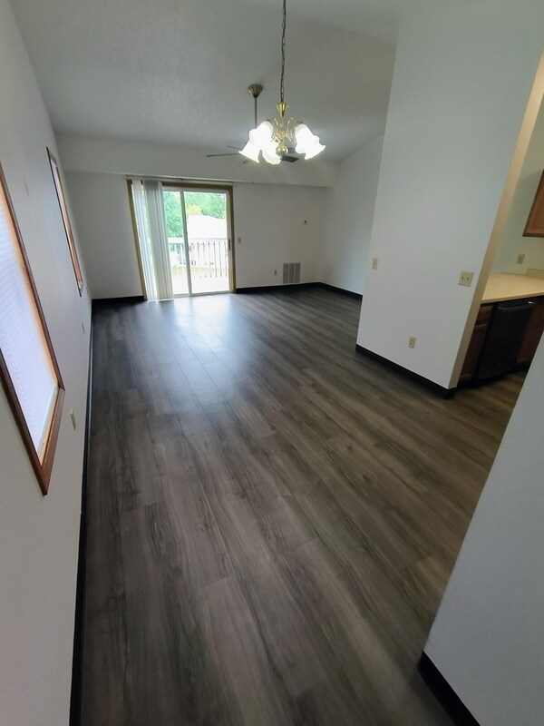 Foto del edificio - 2210 Valley Rd