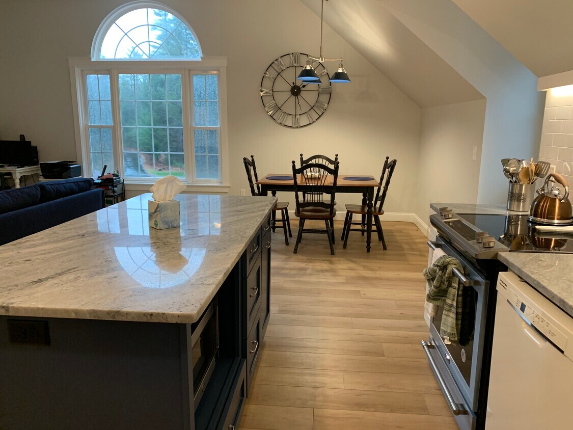 kitchen with island - 442 Buxton Rd