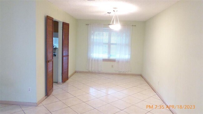 Foto del edificio - 9402 Towerstone Dr