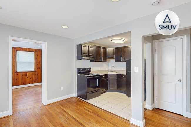 Foto del edificio - 8508 Chestnut Oak Rd