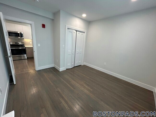 Building Photo - 11 Peterborough St