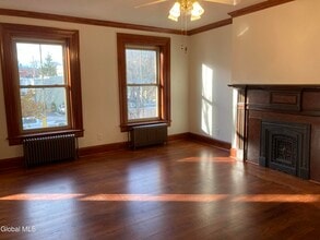 Building Photo - 162 4th St