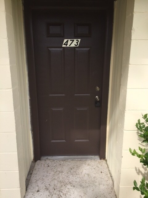 Foto del edificio - Cozy 2-Bedroom Duplex in Longwood – Availa...