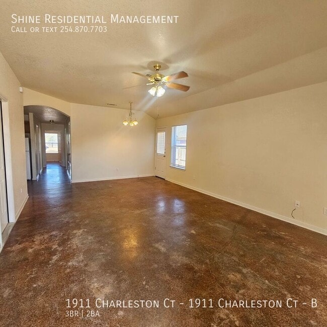 Building Photo - 1911 Charleston Ct