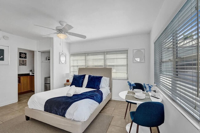 Building Photo - 335 Desoto St