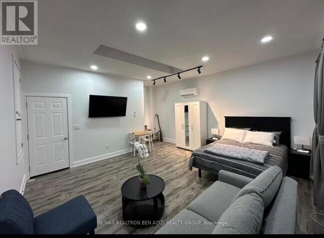 Building Photo - 14 Wyvern Rd