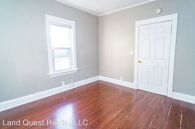 Foto del edificio - 2 br, 1 bath Apartment - 1713 51st Pl.