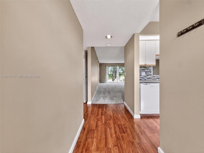 Foto del edificio - 13055 SW 15th Ct
