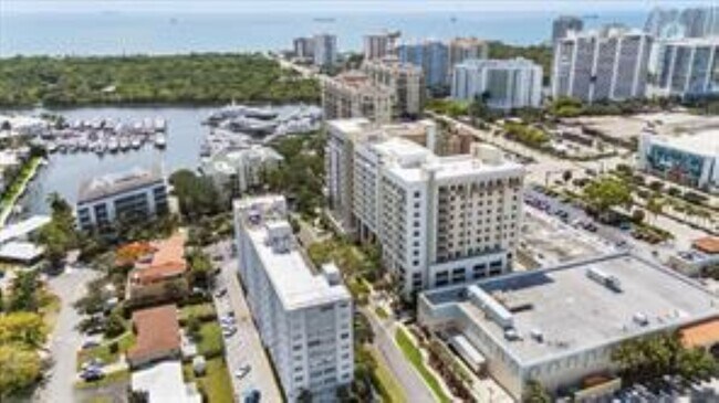 Foto del edificio - 2555 NE 11th St