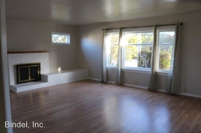 Building Photo - 5 br, 2 bath House - 1526 J ST