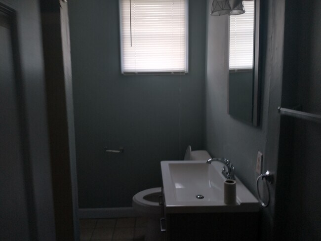 Foto del edificio - 3957 Downman Rd