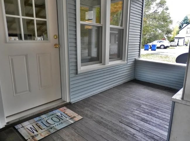 Building Photo - 720 E Ludington Ave