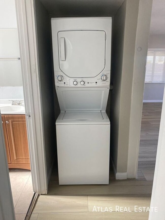 Foto del edificio - 1741 W Desert Cove Ave