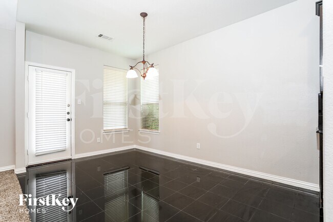 Foto del edificio - 1209 Wentwood Dr