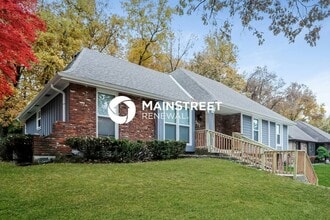 Building Photo - 517 N Clayview Dr