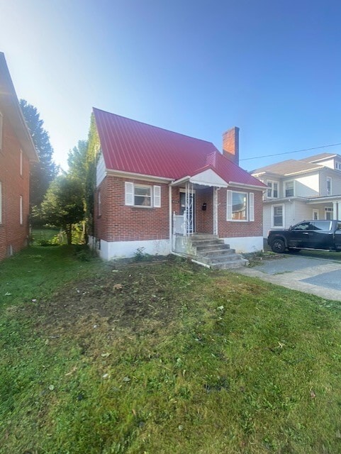 Building Photo - 905 College Ave