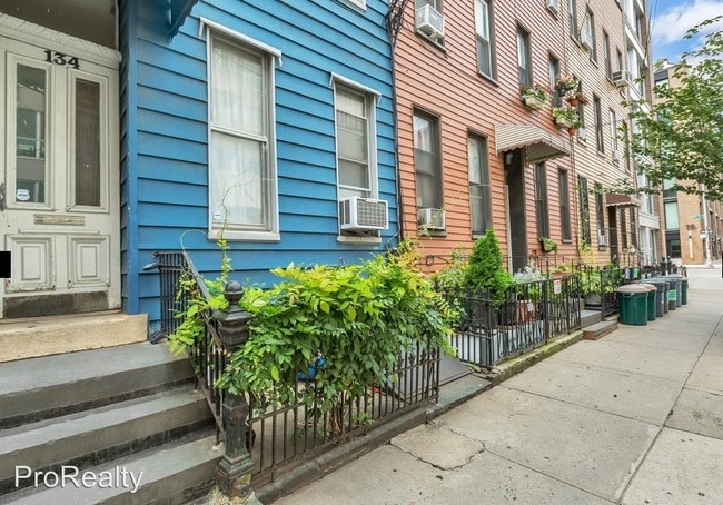 Building Photo - 134 N 10th St