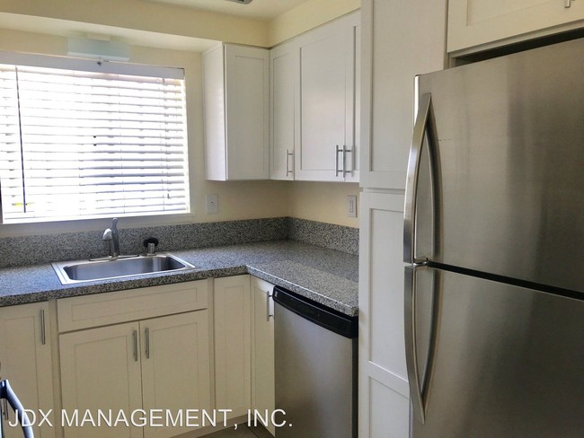 Building Photo - 12234 Rancho Bernardo Rd