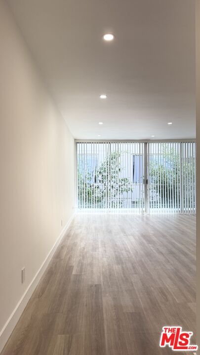 Building Photo - 414 N Palm Dr