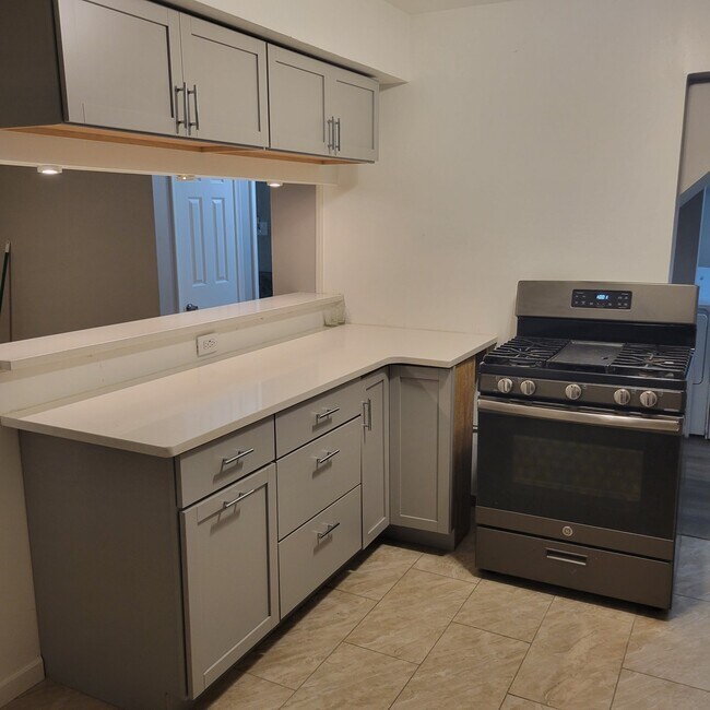 Building Photo - 3926 John Daly St