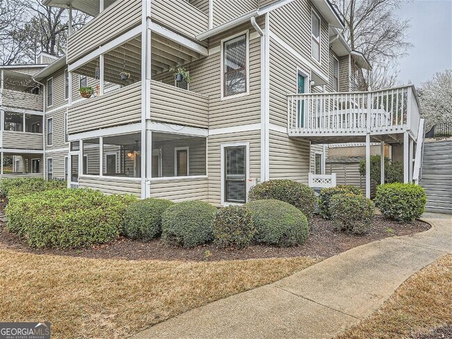 Foto del edificio - 1005 Wynnes Ridge Cir