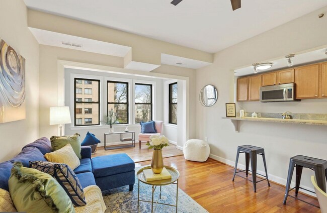 Building Photo - FABULOUS ONE BED WITH PARKING IN COLUMBIA HEIGHTS