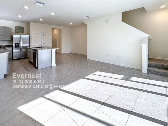 Foto del edificio - Luxurious 3-Bedroom Townhouse with Private...