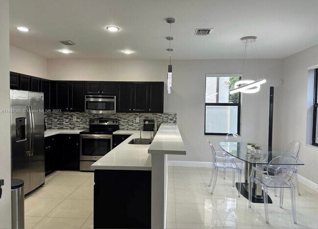 Foto del edificio - 8867 W 33rd Ave