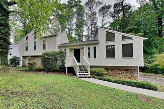 Building Photo - 1341 Rhododendron Dr NW