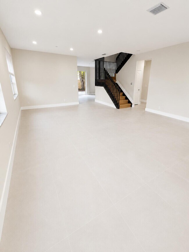 Foto del edificio - 6170 NW 77th Pl