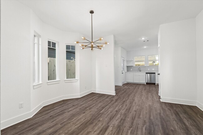 Foto del edificio - 227 S Broadway St