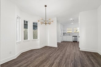 Building Photo - 227 S Broadway St