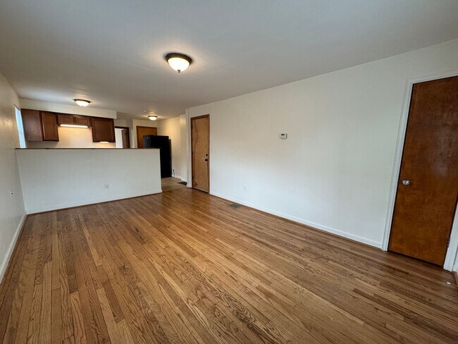 Foto del edificio - 214 Basswood Ave