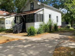 Building Photo - 1610 N Burdick St