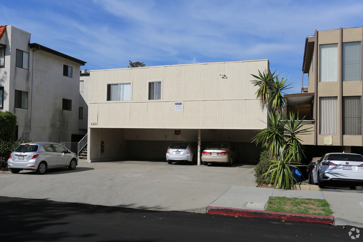Building Photo - 123 S Everett St