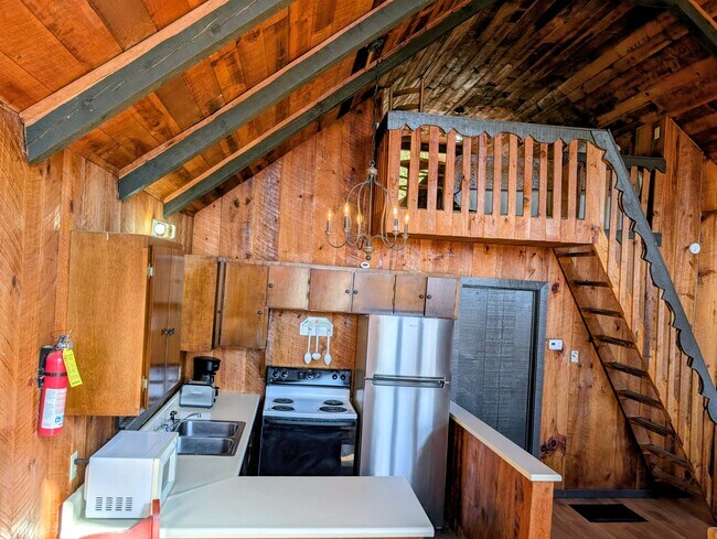 Building Photo - 24 Chalet Village Dr