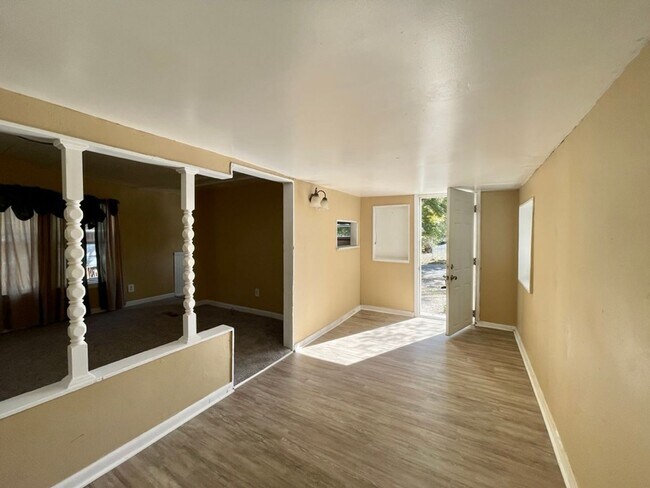 Foto del edificio - Updated 3 bedroom, 1.5 bath Home  FOR RENT in Laurel Lakes, NJ $1550