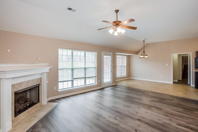 Building Photo - 5882 Tommy Joe Dr