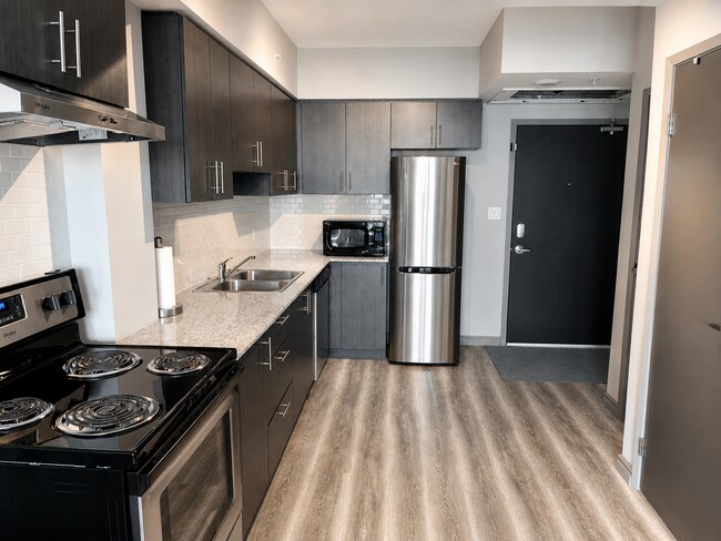 Building Photo - 275 Larch St