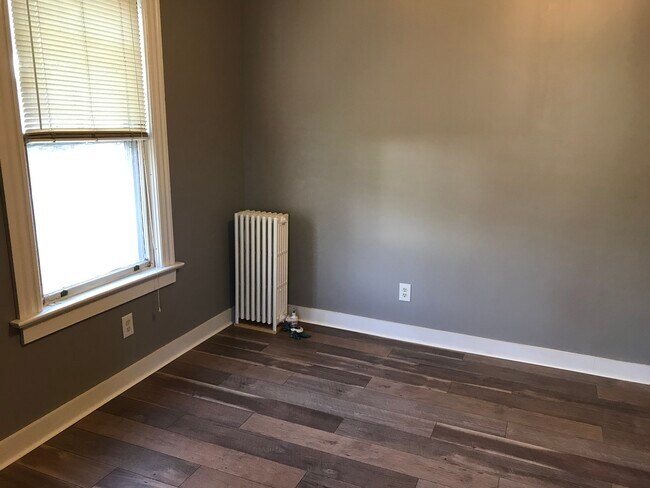 Bedroom - 371 Prospect St