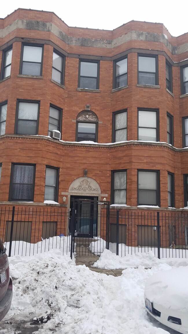 Foto del edificio - 1029 E 62nd St