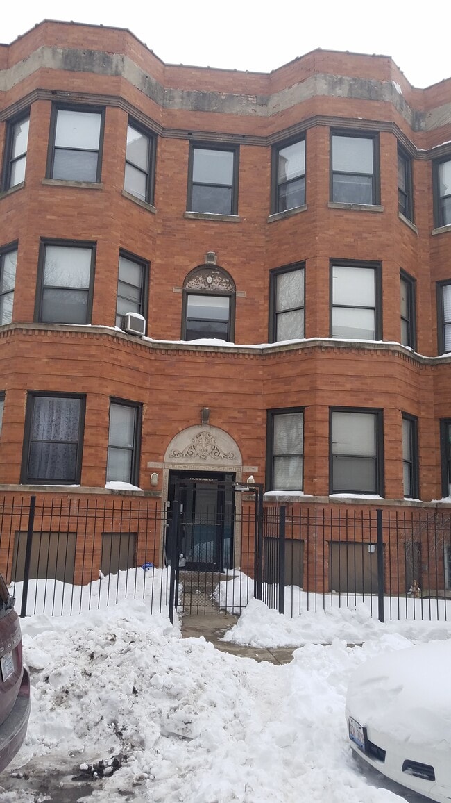 Building Photo - 1029 E 62nd St