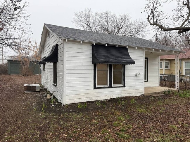 Building Photo - 8112 Melrose Ct W