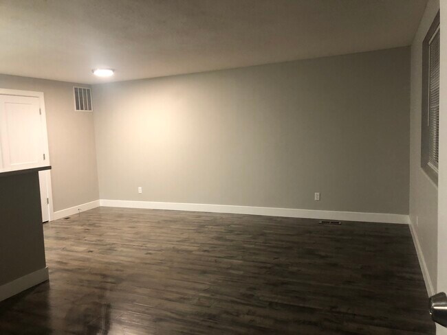Building Photo - 3685 2200 W