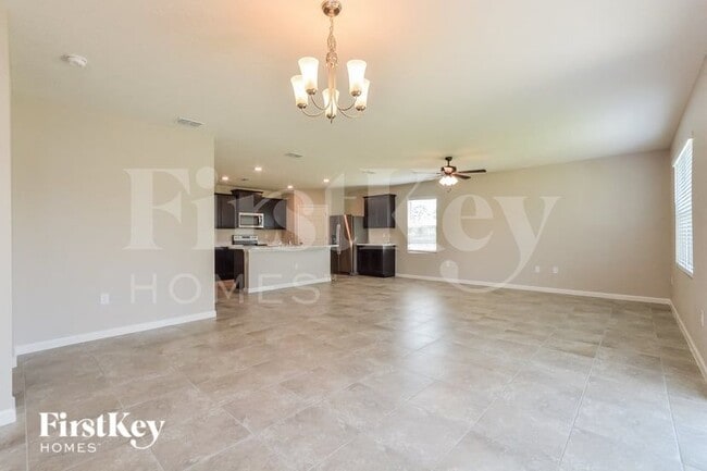 Building Photo - 545 Sorrento Dr