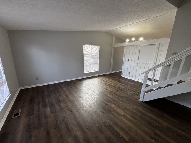 Foto del edificio - 3333 Chetwood Pl