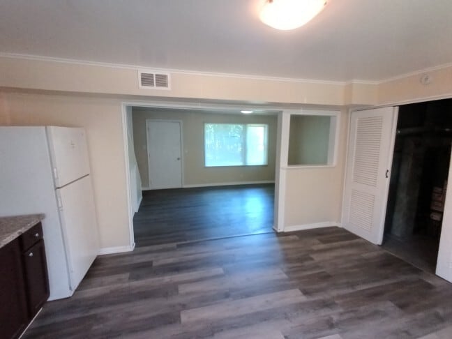 Building Photo - 2265 Delton Ct