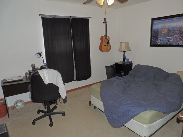 Foto del edificio - 2706 Triple Crown Ln
