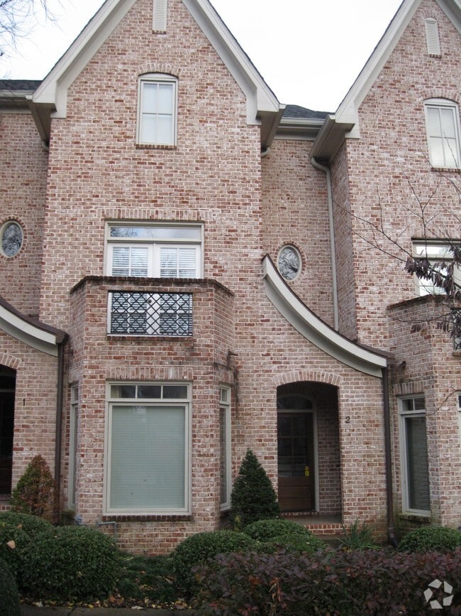 European-Style Townhouse - 3189 Parthenon Ave