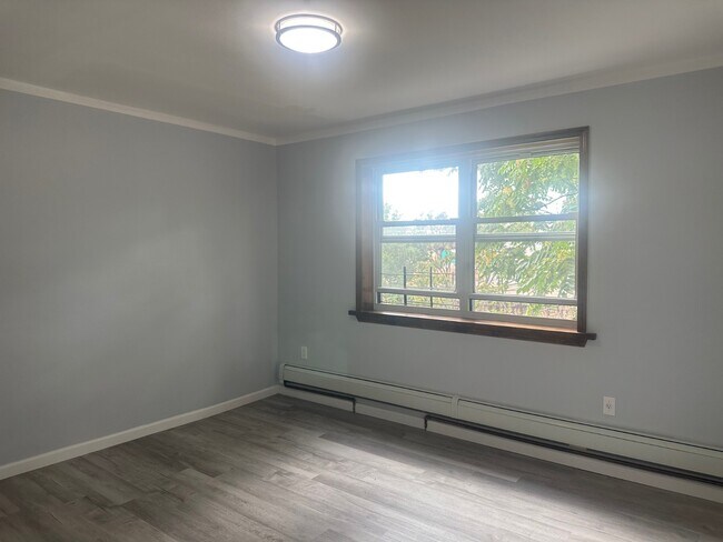 Foto del edificio - 1358 E 2nd St